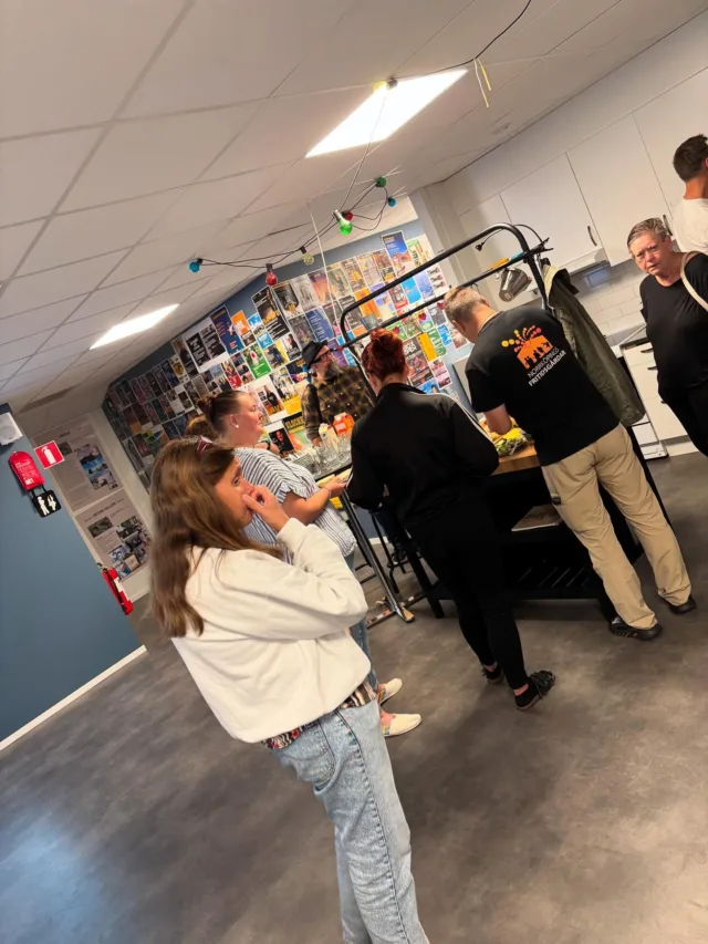 Fullspäckad onsdag! Idag hade vi Klocket frukost där Jonas f.d polis berättade om sin tid i Klocket, tack J för inspirerande föreläsning. Vi hade även dag bio med filmen Det kunde varit vi 🍿 ⭐️