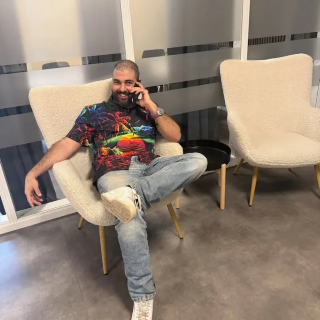 Idag hade friskis & svettis pass och högläsningsgruppen körde på. Isma tog fram vår skjortan 🌸 och stadsdelsutvecklings teamet hade möte. Idag fick vi även goda nyheter kring demokratiturnén så håll utkik och hör gärna av er om ni vill veta mer 🤩