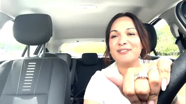 🎙️ Bilsnack med Dara Saafan, en serie från Kunskapens Hus!

Vem tycker ni att vi ska bjuda in som gäst i kommande avsnitt? 🤔

Dela gärna inlägget och skriv era förslag i kommentarsfältet ⭐️👇
